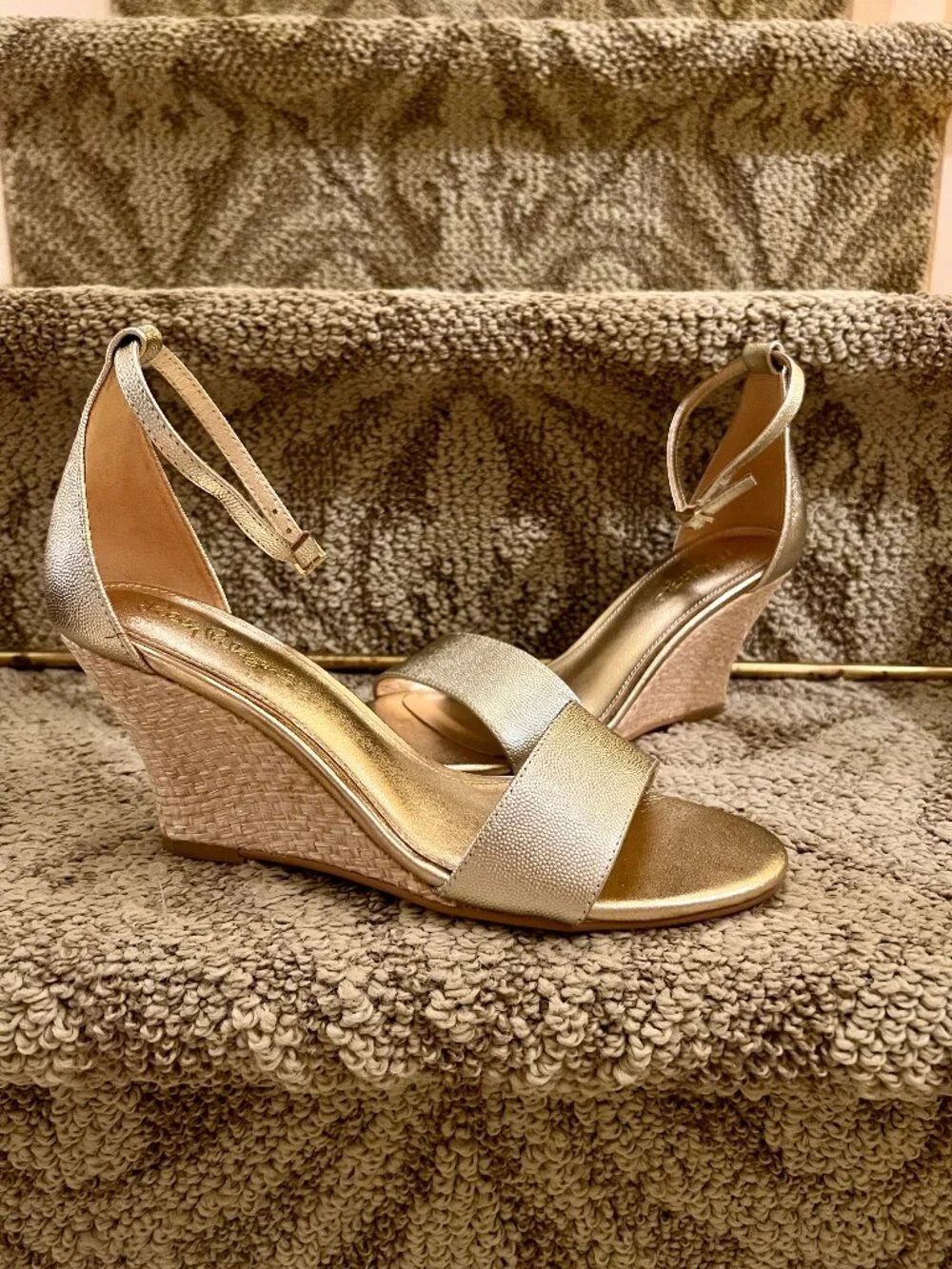 NWOB Lilly Pulitzer Bridgette Metallic Gold Wedge Heels Shoes Size 9.5 M